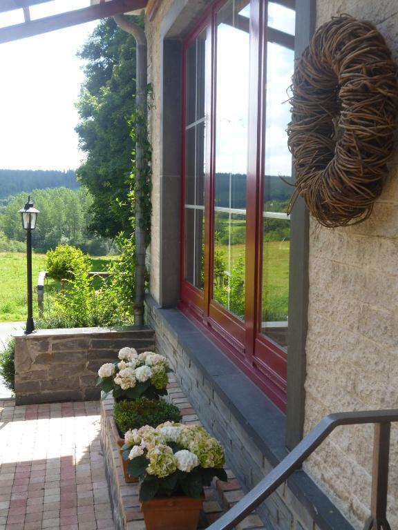 Chalet Sur Lesse Hotel Maissin Exterior photo